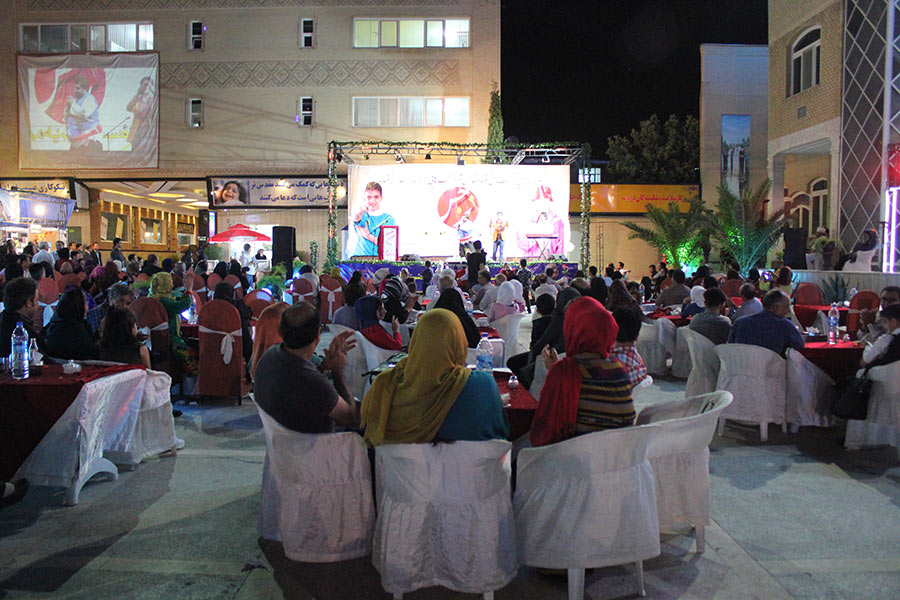 برگزاری مراسم افطاری در موسسه خیریه نرجس شیراز